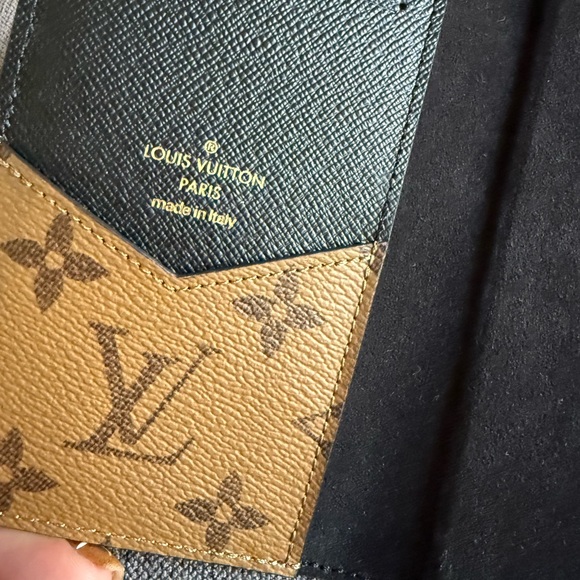 Louis Vuitton Monogram phone  holder - Picture 3 of 6